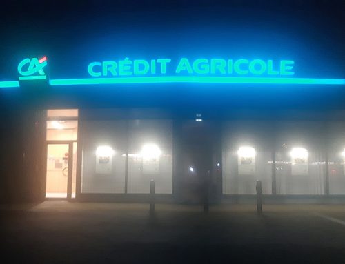 Banque Crédit Agricole Enseigne lumineuse